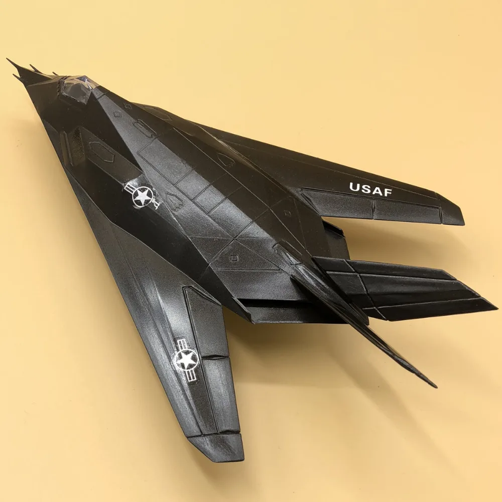 Diecast-Airplane-Model-F117-1