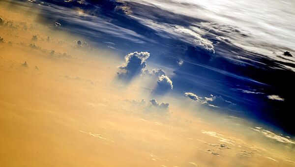 Вид из МКС: Облака на закате