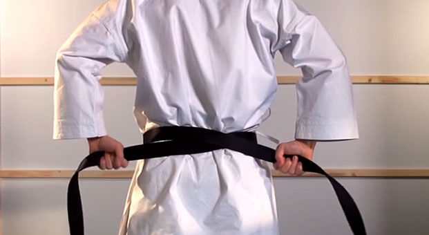 how_to_tie_karate_belt_step_3