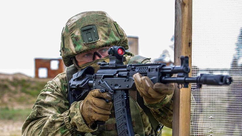 Оружие для «Ратника»: как АК-12 приходит на смену своему предшественнику в российской армии