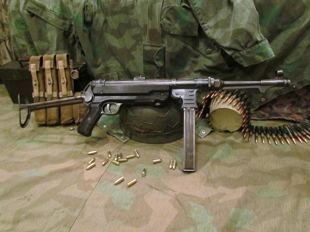 Немецкий автомат MP 40 под патрон 9х19 Люгер