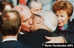 Михаил Горбачев и Эрих Хонеккер, 6 октября 1989 года