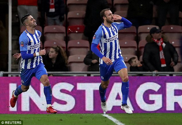 Glenn Murray scored a last-minute winner for Brighton at Middlesbrough in the fourth round