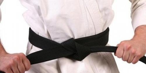 Как правильно одевать кимоно по дзюдо. Как правильно завязывать пояса для дзюдо?