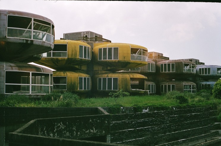 Sanzhi UFO Houses 