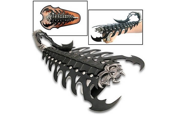Наручный нож в форме скорпиона