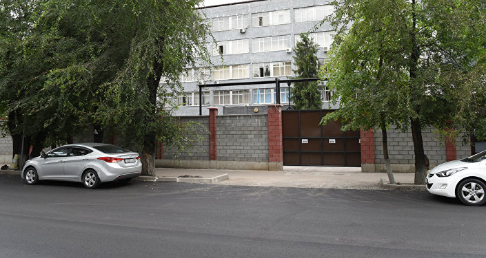 Здание Алмалинского РУВД обнесли забором