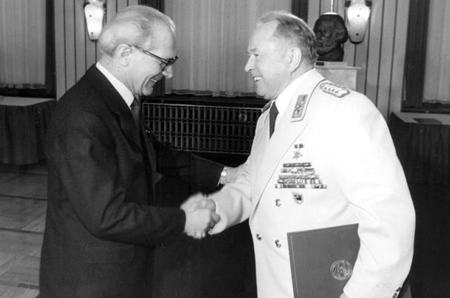 Мильке и Эрих Хонеккер, 1980 г.
