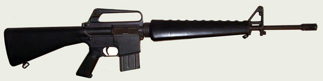 Ранняя версия винтовки М16 XM16E1