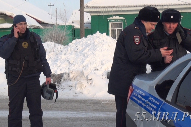 На месте работали сотрудники силовых структур.