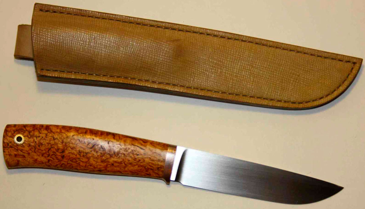 Охотничий нож и ножны