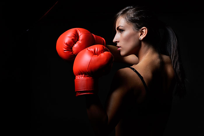 Для женщин подходит размер боксерских перчаток 8-10 oz