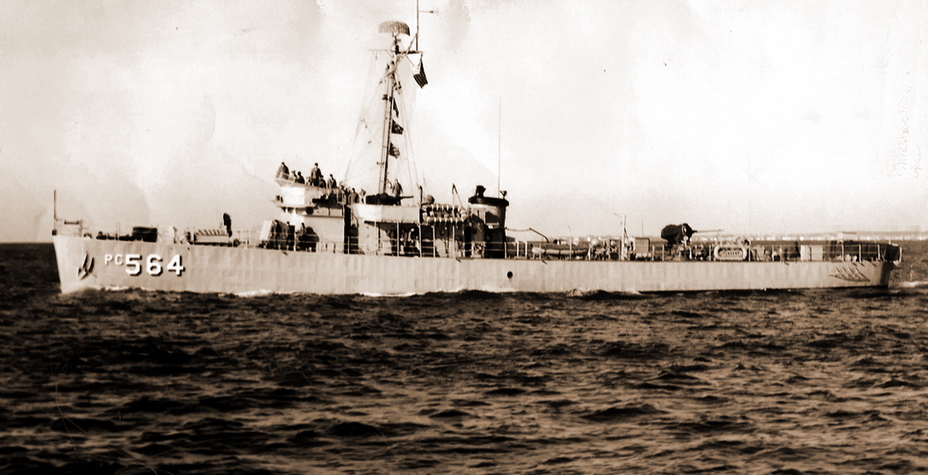 ​Американский охотник за подводными лодками PC-564. Впоследствии корабль был восстановлен - Высадка в Нормандии: немецкий вариант 