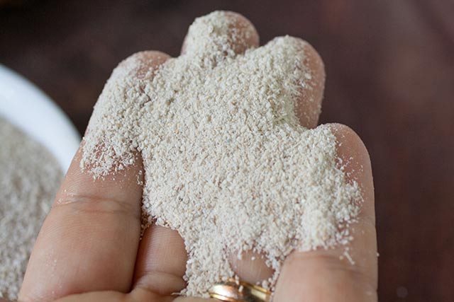 Cassava Flour (Farinha de mandioca) texture 