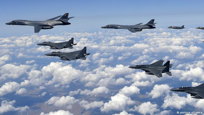 US jets fly over Korea in 2017