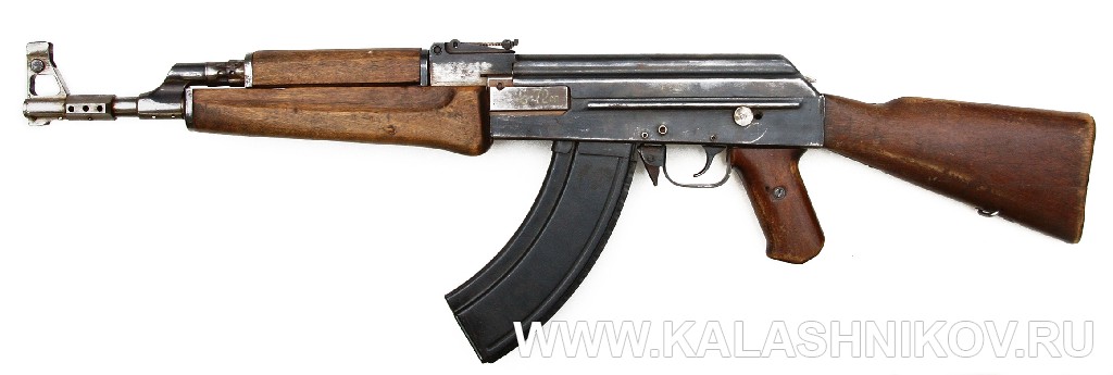 Автомат АК-47 №1 из коллекции ВИМАИВ и ВС. Вид слева. Журнал Калашников